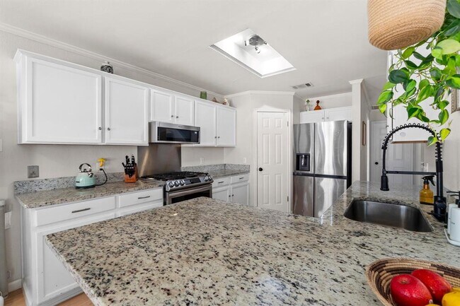 Building Photo - 3600 Malone Dr