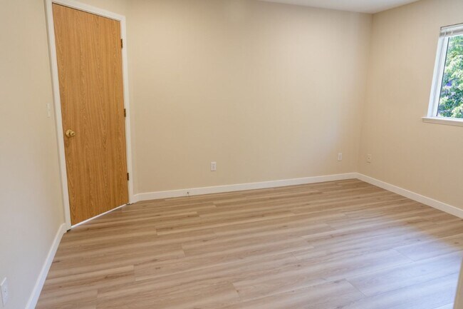 Building Photo - 4Bd/3.5Ba Mill Creek House