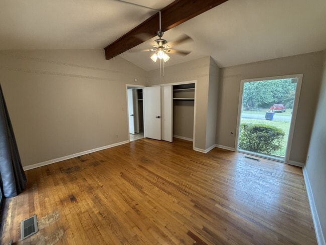 Building Photo - 107 Diamond Dr
