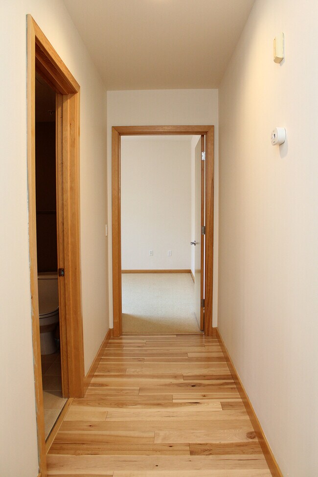 Building Photo - Spacious 2 Bedroom Corner Unit in Stylish ...
