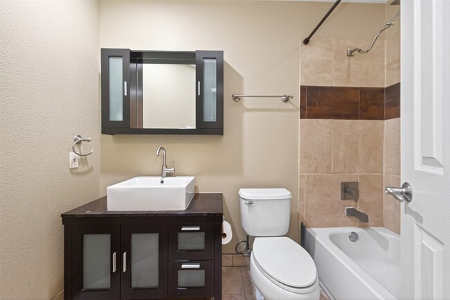 Building Photo - 65 Scarlet Woods Ct