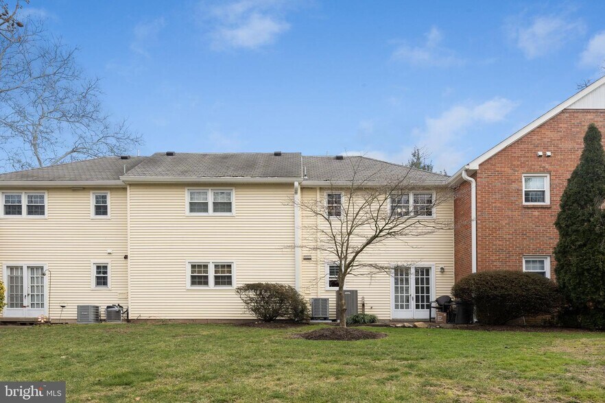 Building Photo - 306 Yardley Cmn