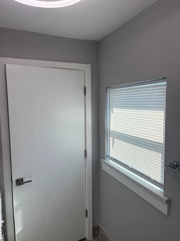 Building Photo - 519 Claride St