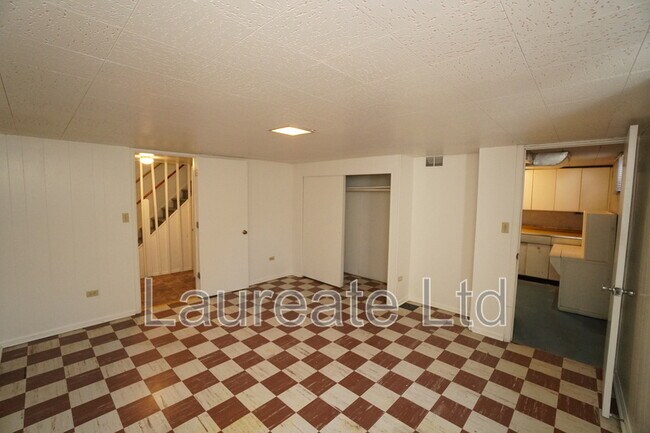 Building Photo - 5998 S Hill St