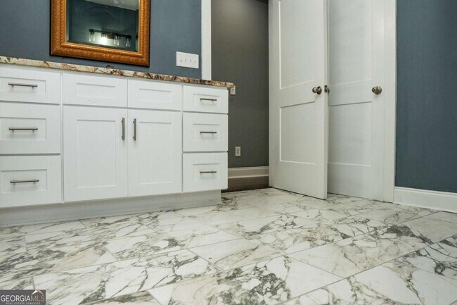 Building Photo - 1433 Merriman Ln NE