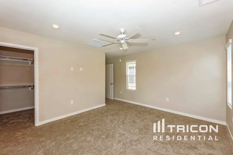 Building Photo - 29463 Red Palm Ct