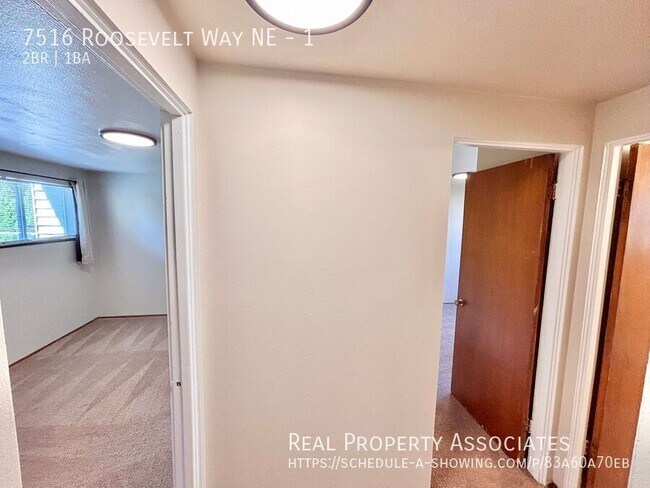 Building Photo - 7516 Roosevelt Way NE