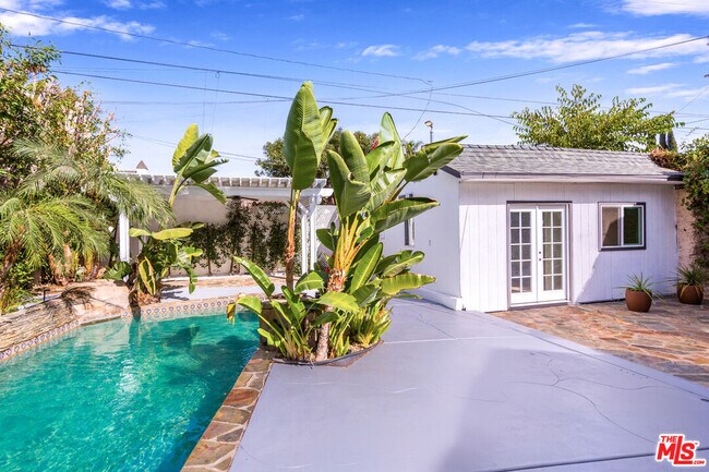 Building Photo - 6431 Maryland Dr