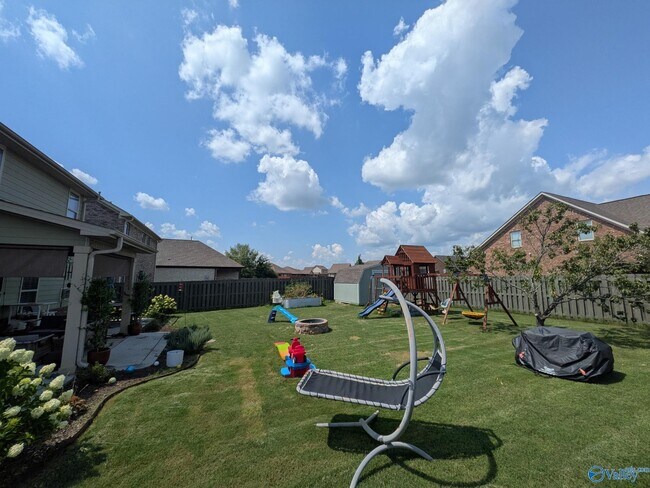 Building Photo - 7601 NW Ashor Dr