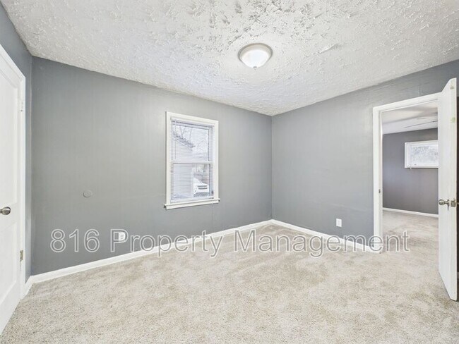 Building Photo - 7424 Bellefontaine Ave