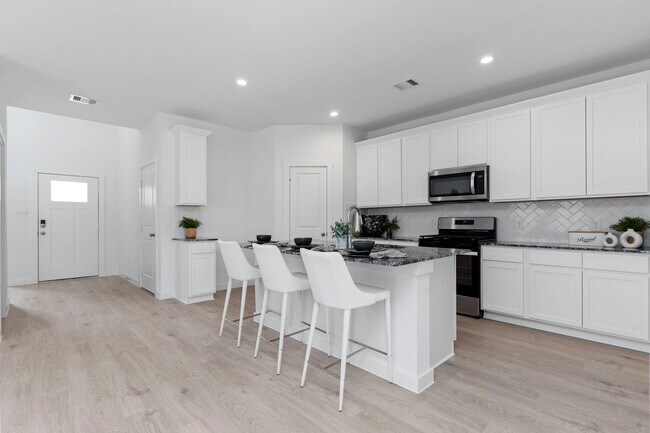 Building Photo - 7811 Bel Fiore Dr