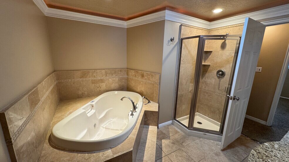 Building Photo - 737 N 500 E