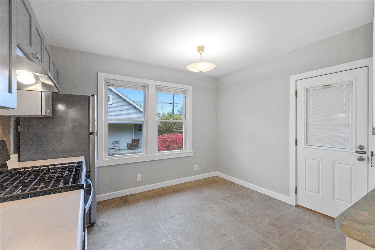 Building Photo - 3652 N Nora Ave