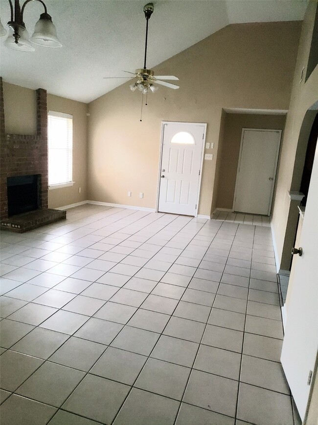 Building Photo - 11519 Highland Meadow Dr