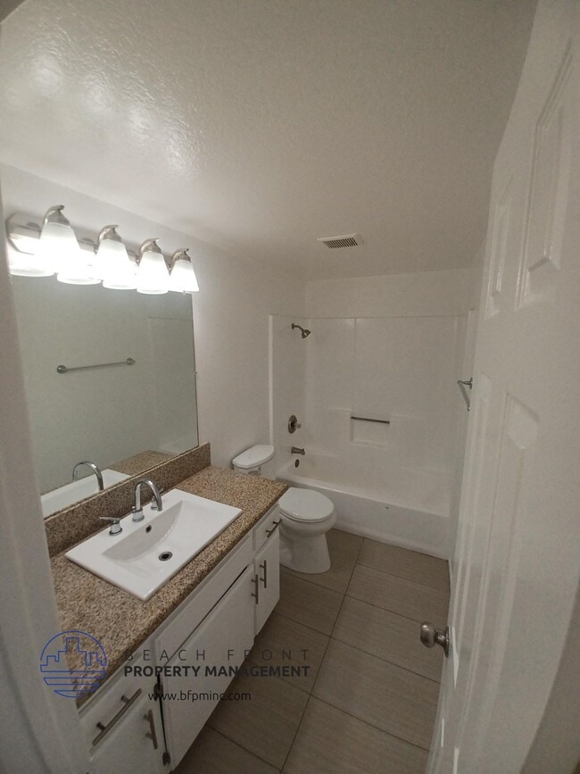 Building Photo - 1249 E. 3rd St.