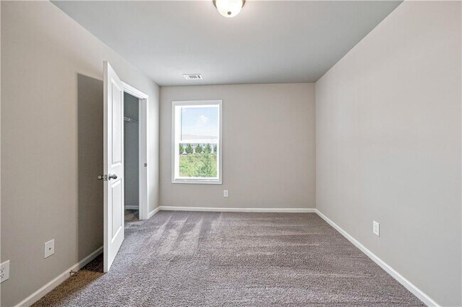Building Photo - 5149 Fox Den Rd