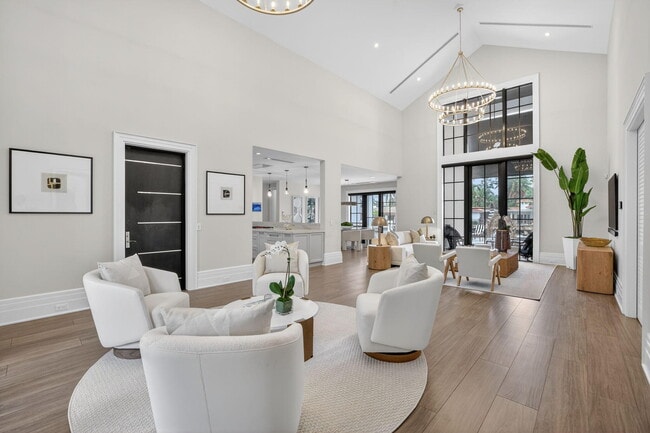 Building Photo - 400 Mola Ave