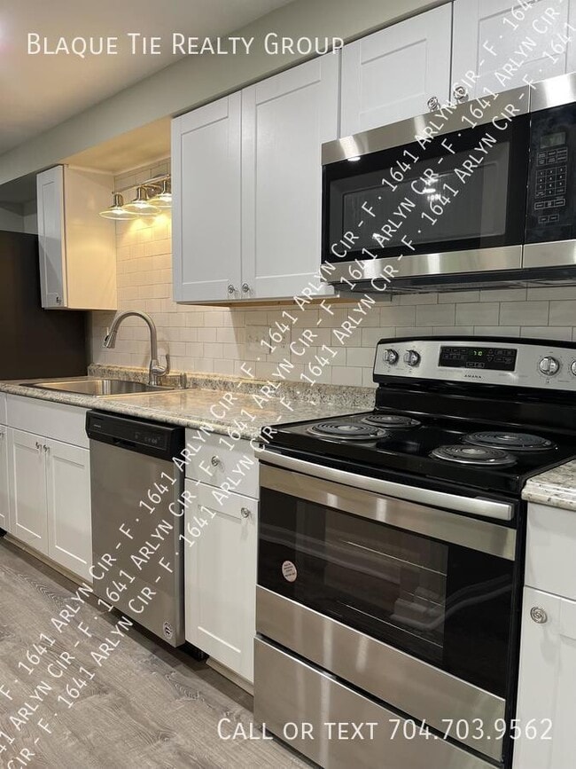 Building Photo - 1641 Arlyn Cir