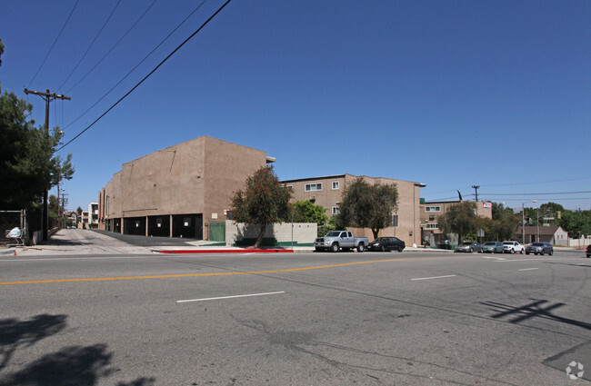 Primary Photo - Encino Plaza Apartments