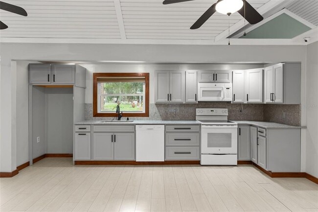 Building Photo - 10519 Bridgewood Dr