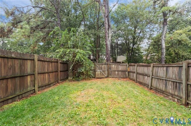 Building Photo - 2613 Chancer Dr