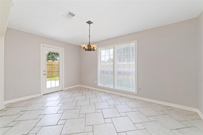 Building Photo - 4118 Donna Lynn Dr