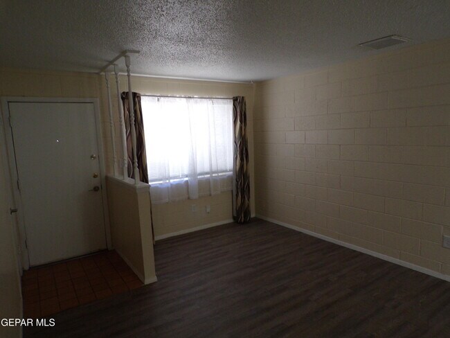 Building Photo - 4114 Moonlight Ave
