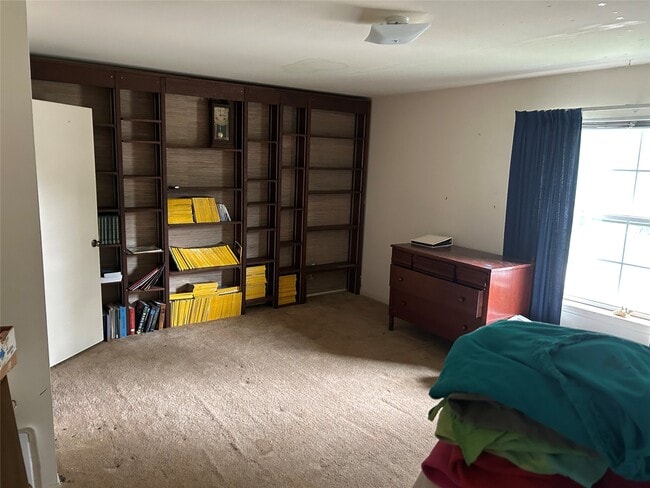 Building Photo - 5203 Pine Arbor Dr