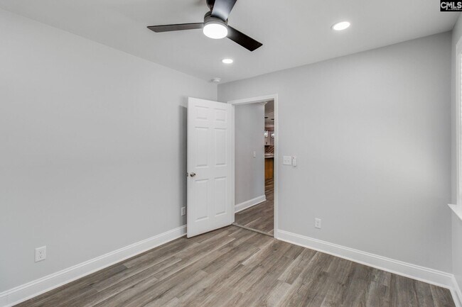 Building Photo - 2327 Willow St