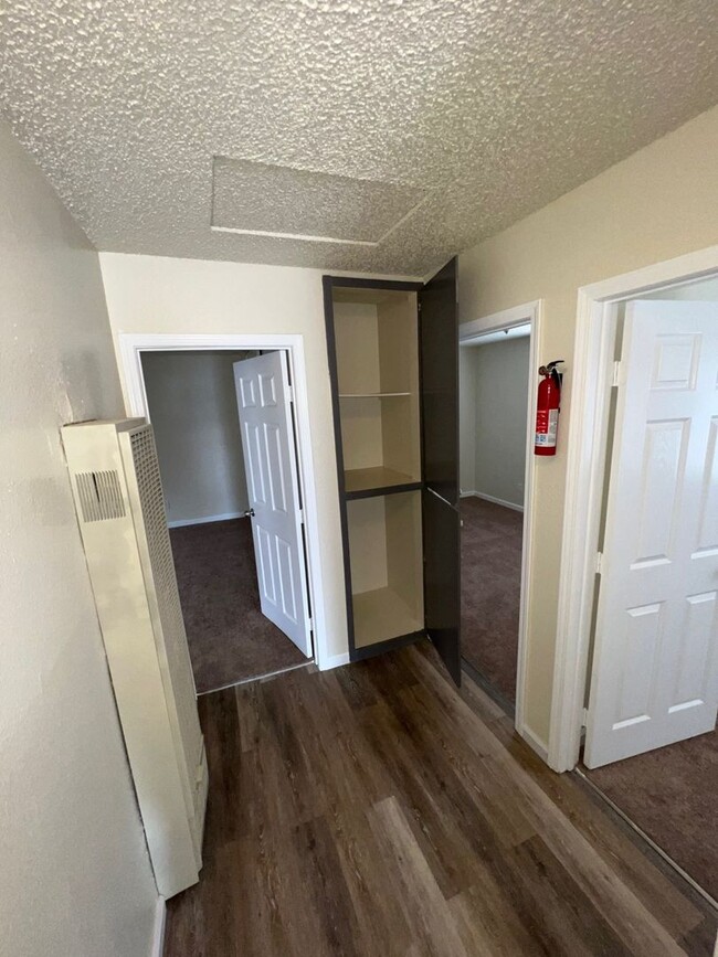 Building Photo - Adelanto Family Neighborhood! $2,100 3 Bed...