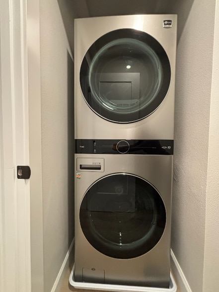 Building Photo - 3815 SE Tenino St