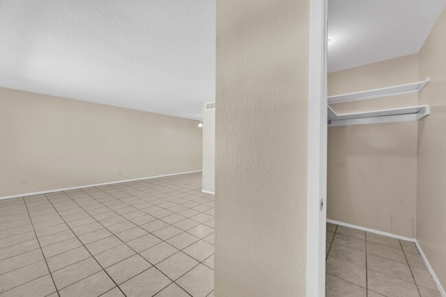 Building Photo - 3300 Hayes Ave