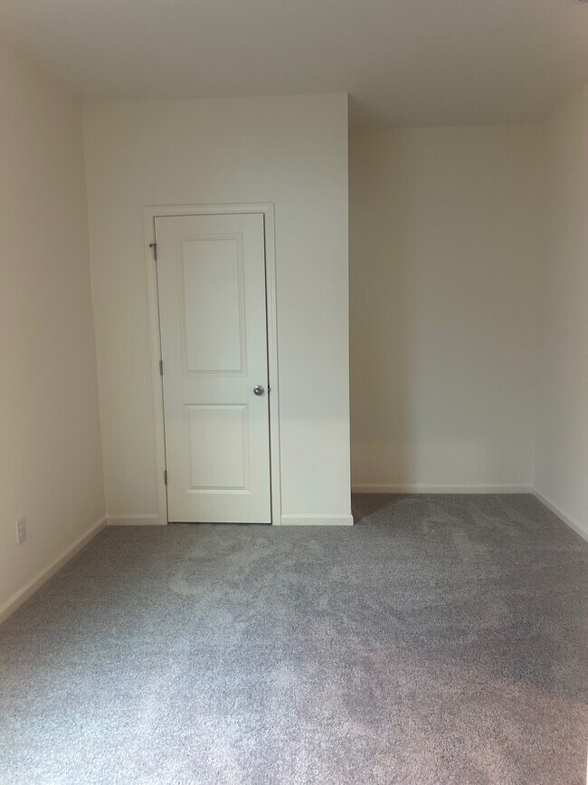 Building Photo - 624 Muster Fld Ct
