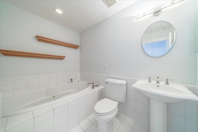 Building Photo - 4611 Trailane Dr