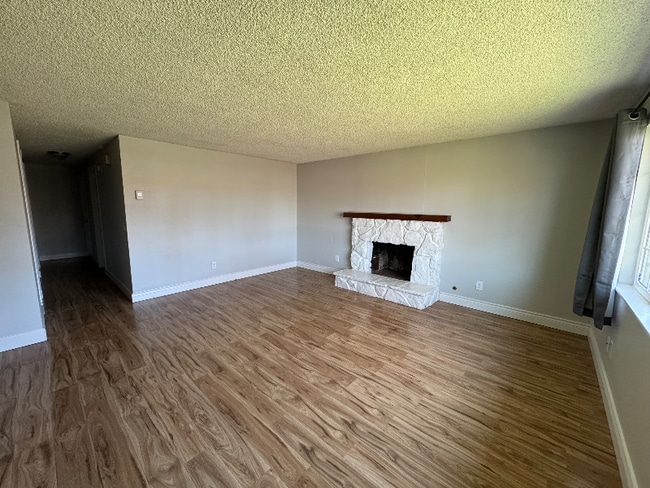 Building Photo - 411 N 55th St