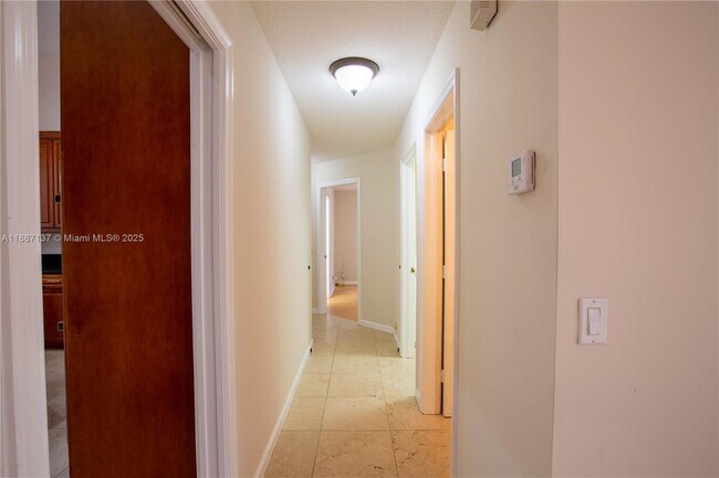 Building Photo - 18520 SW 39th Ct