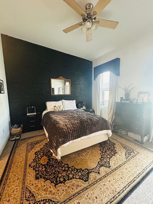 Building Photo - Madison Ave. Loft