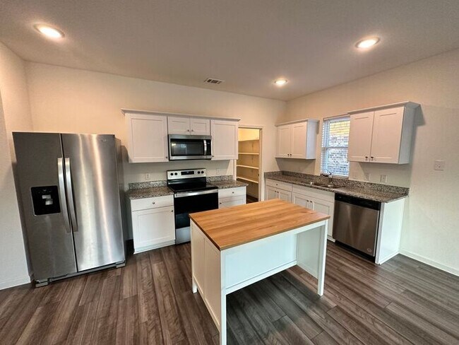 Building Photo - Single Family house in Crowley 76036