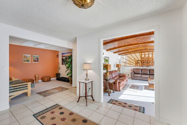 Building Photo - FULLY FURNISHED Home in the Mountains