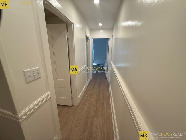 Building Photo - 1755 Beacon St