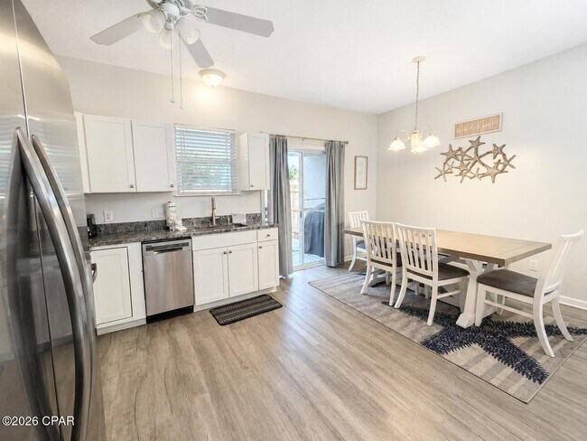 Building Photo - 5726 Beach Dr