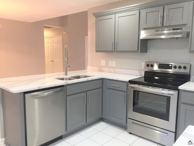 Building Photo - 542 Loblolly Ln