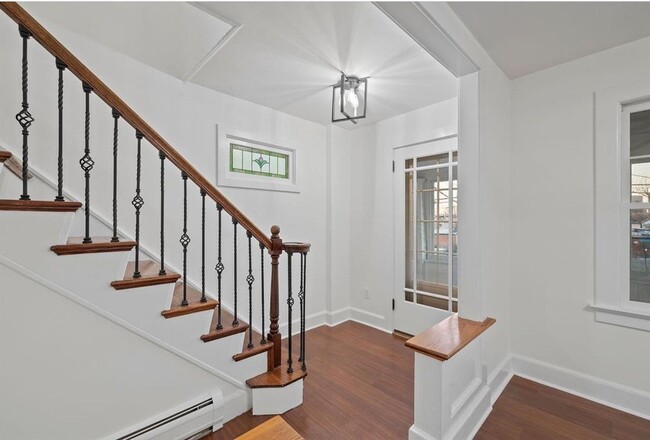 Building Photo - 28 Conklin Ave