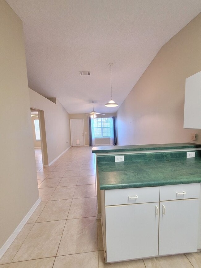 Building Photo - 8158 Heirloom Dr