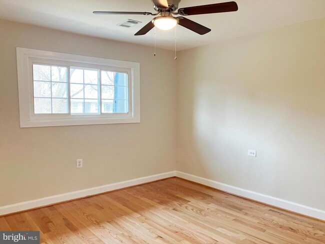 Building Photo - 428 Hampton Ct