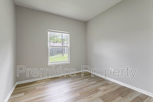 Building Photo - 7957 Parallel Pkwy