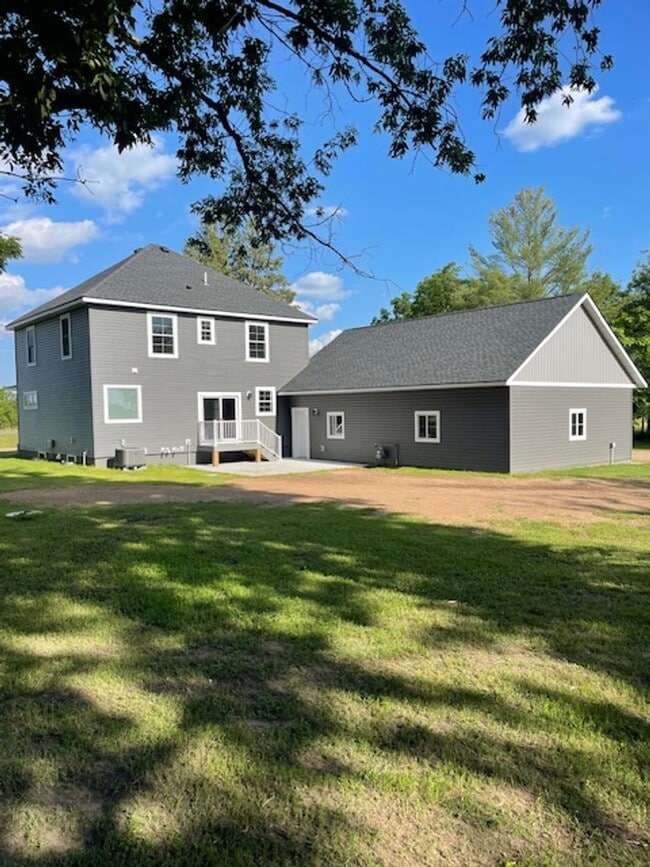 Building Photo - Remodeled 5 Bedroom Home in Foley!