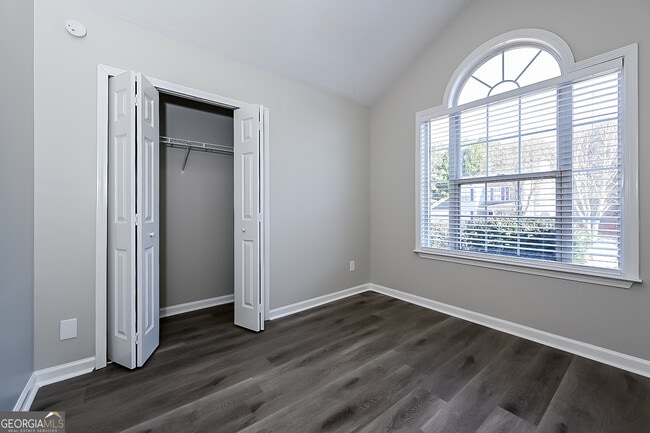 Building Photo - 7545 Broadhurst Dr