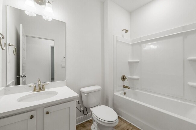 Building Photo - 147 Lk Pk Cv