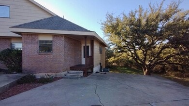 Building Photo - 4015 Apache Cir